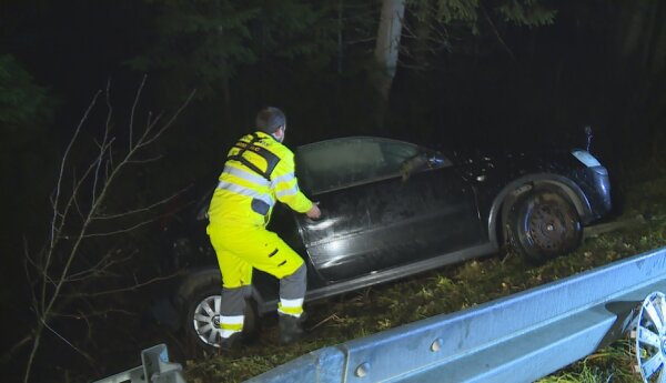 Dodatkowe atrakcje przez trakcję i wydachowany Opel